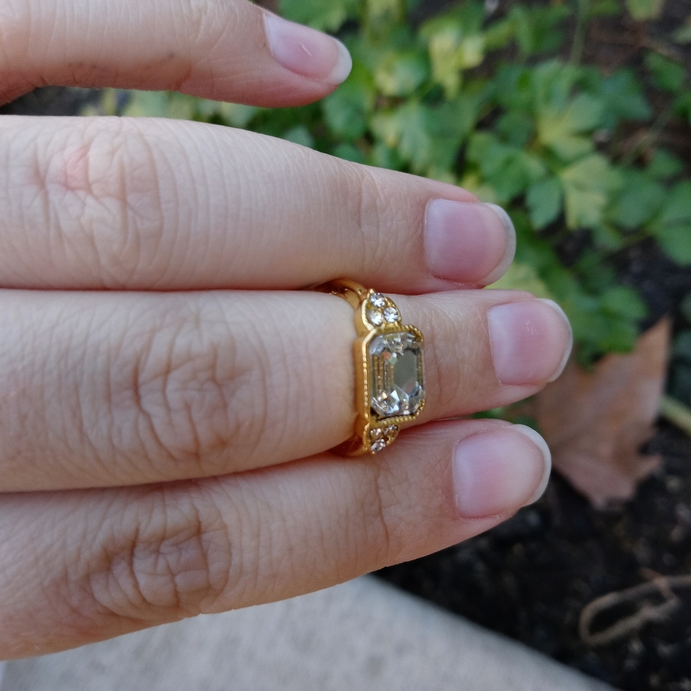 Ring - Picture 2 of 7